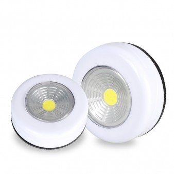 Переносний яскравий  LED світильник Push Light на батарейках AAA